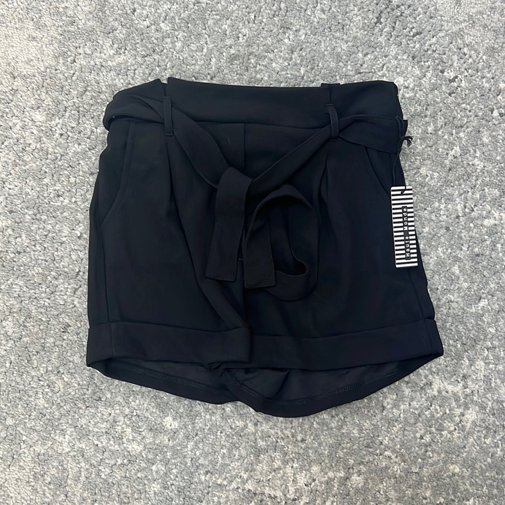Stretchy paper bag shorts